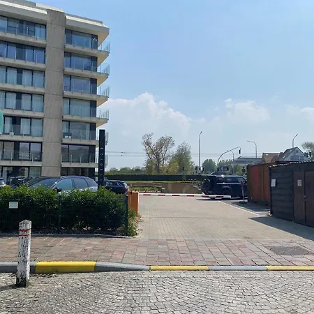 In Estartit With Sea * Nieuwpoort