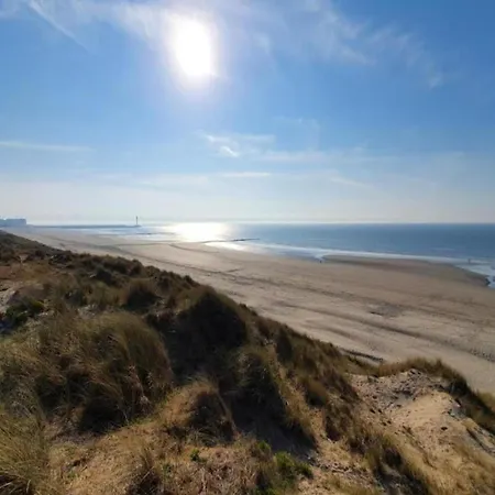 In Estartit With Sea * Nieuwpoort
